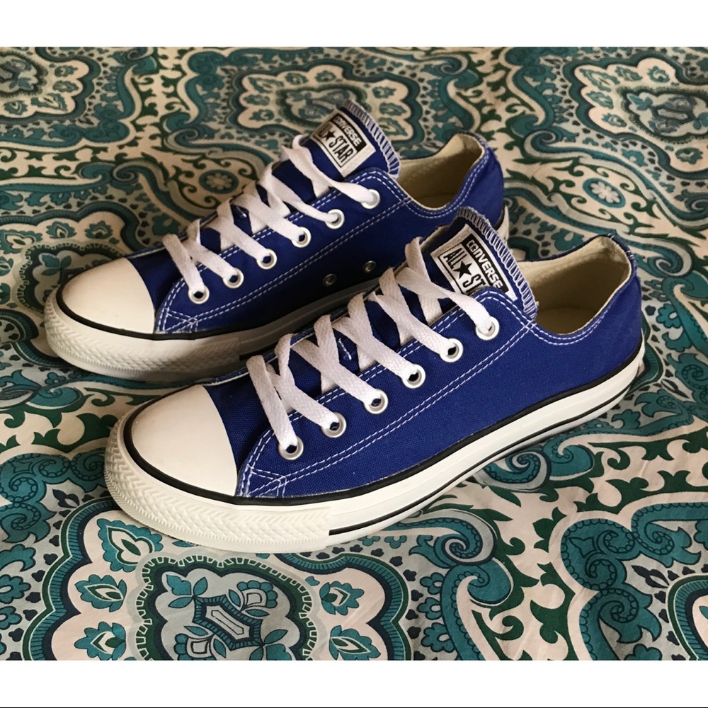 Blue Low top Converse Sneakers W10 M7